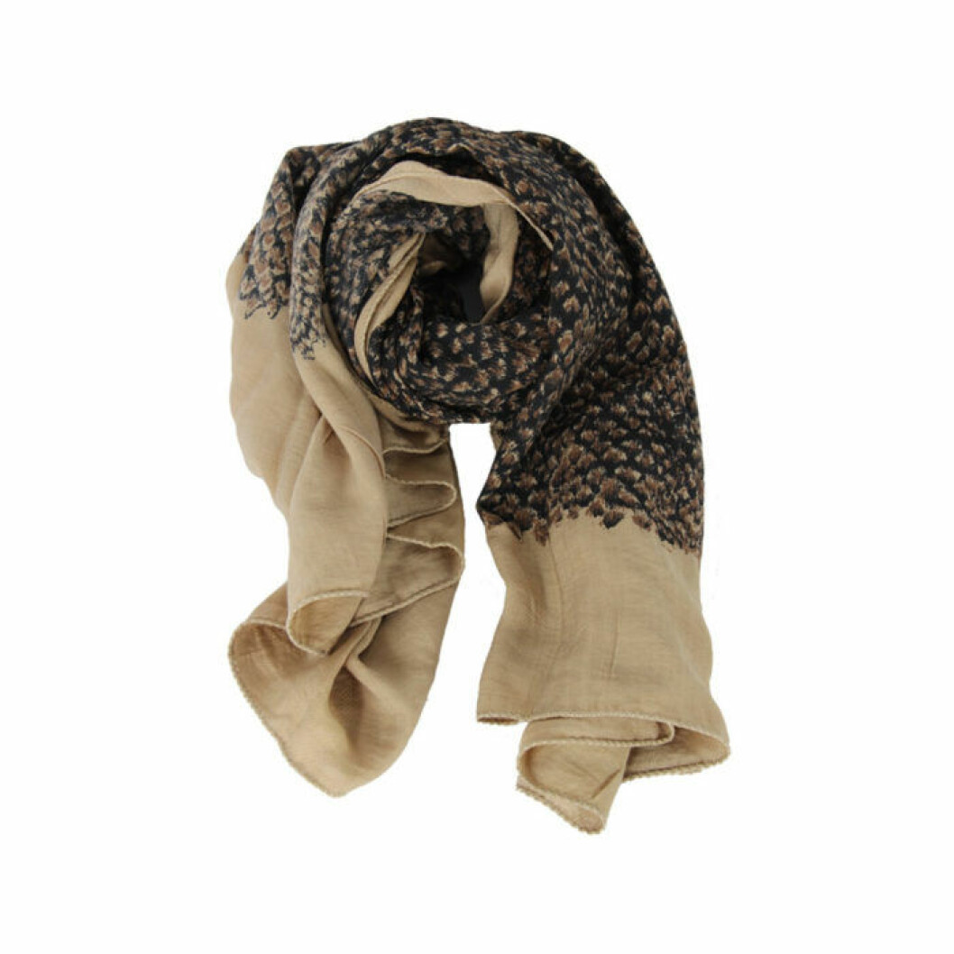 Sjal, ca 700 kr, <a href="http://rabenssaloner.com/" target="_blank">Rabéns Saloner</a>. Sjal, ca 700 kr, Rabéns Saloner.