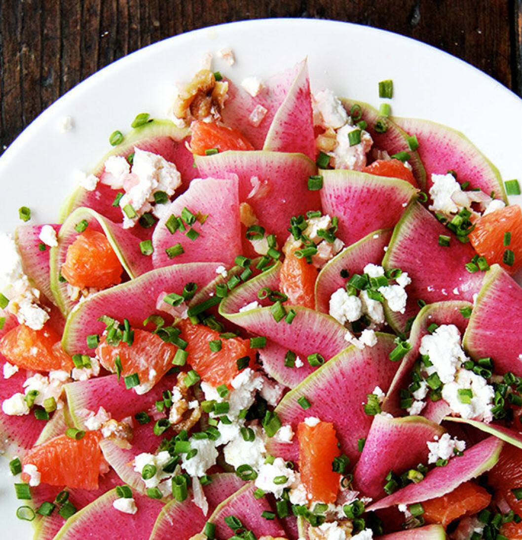 Via: Alexandracooks.com rädisor getost valnötter sallad