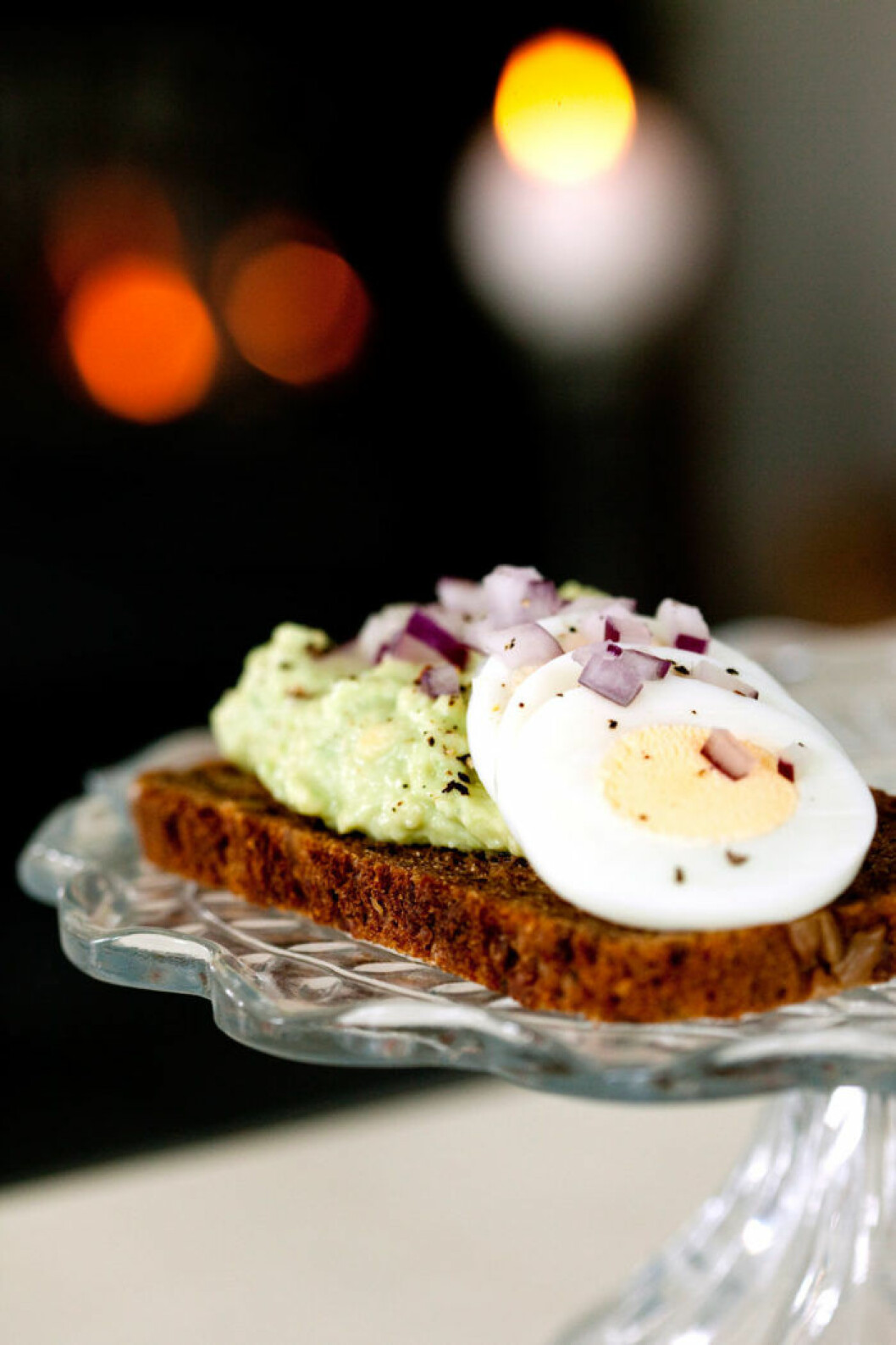 Rågbröd med avoKadoröra Rågbröd med avoKadoröra