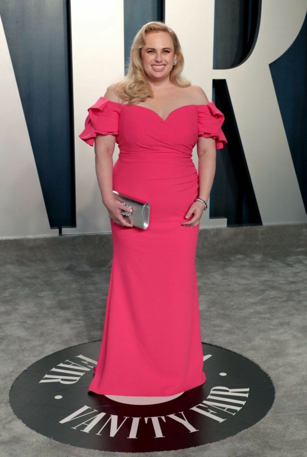 Rebel Wilson. Rebel Wilson I rosa klänning