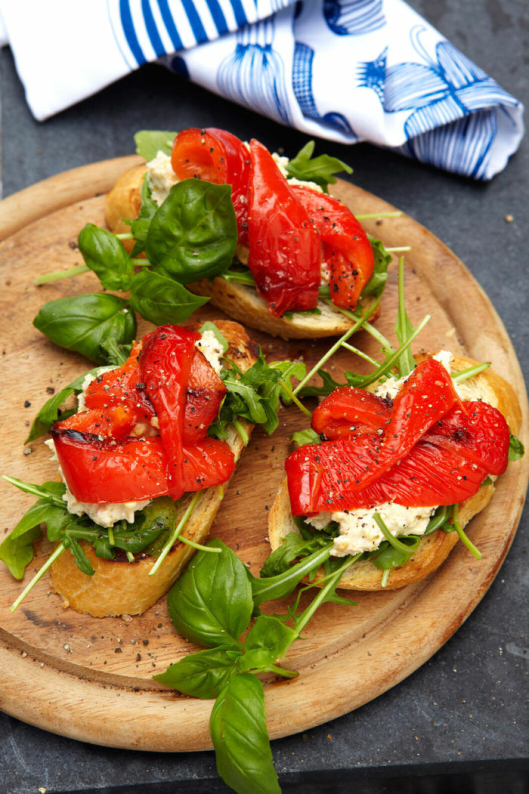 Bruschetta med bönröra & grillad paprika