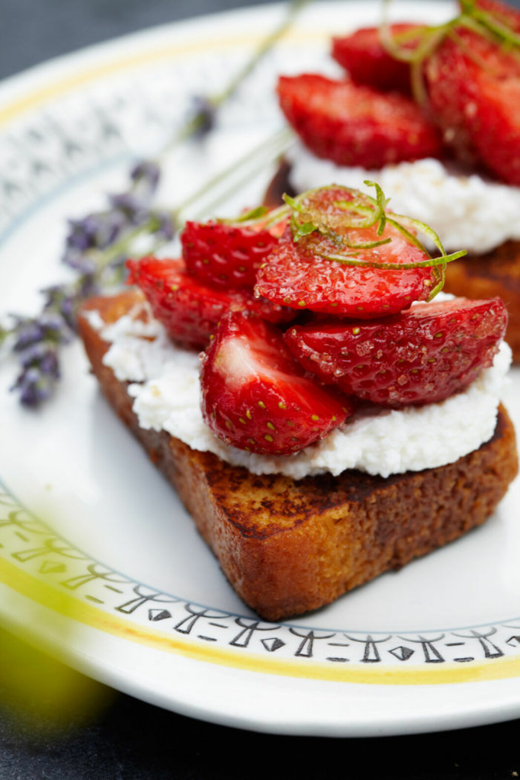 Bruschetta med jordgubbar