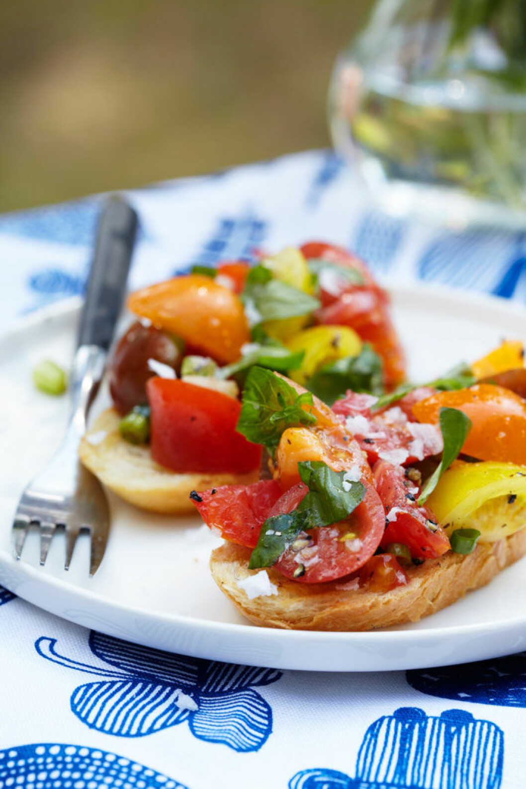 Bruschetta med tomat och basilika