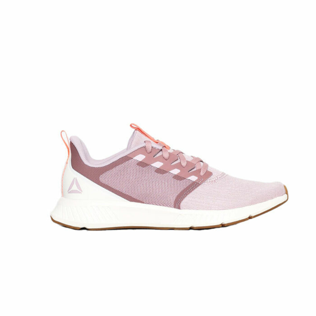 Löparskor från Reebok,<a href="http://clk.tradedoubler.com/click?p(17833)a(3025660)g(17114610)url(https://nelly.com/se/kl%C3%A4der-f%C3%B6r-kvinnor/sportkl%C3%A4der/tr%C3%A4ningsskor/reebok-performance-887/fusium-lite-79745-0039/)" target="_blank" rel="noopener"> 699 kronor</a>. löparsko från Reebok