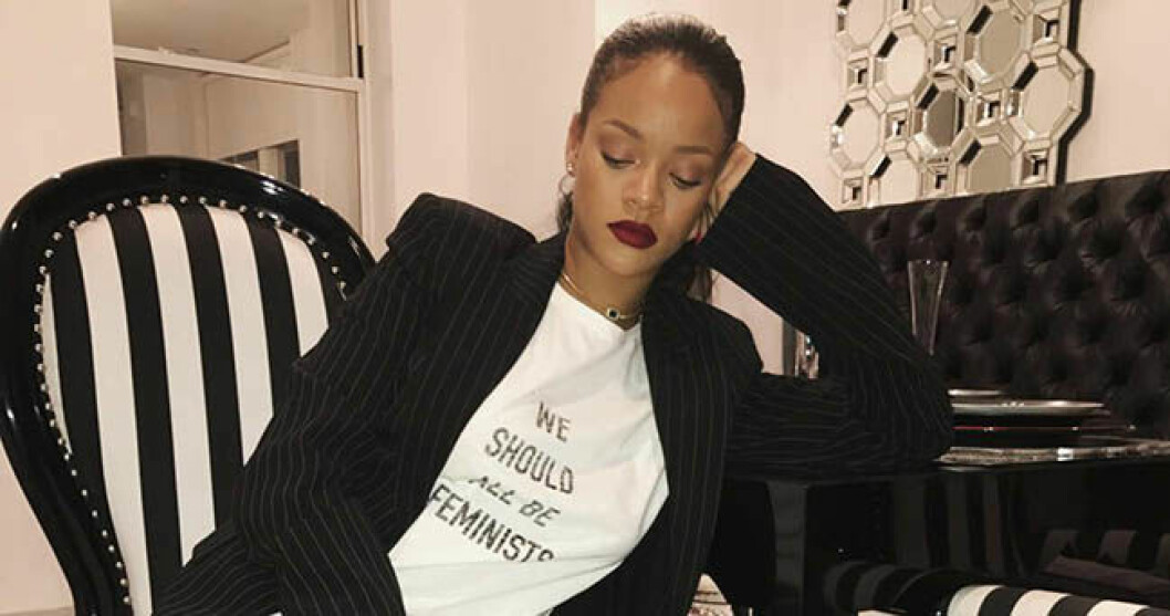 ”<a href="https://ulrika-master.femina.se/feminas-chefredaktor-kraften-ar-enorm-nar-vi-gor-gemensam-sak/">Vi borde alla vara feminister</a>.” Foto: IBL bildbyrå rihanna