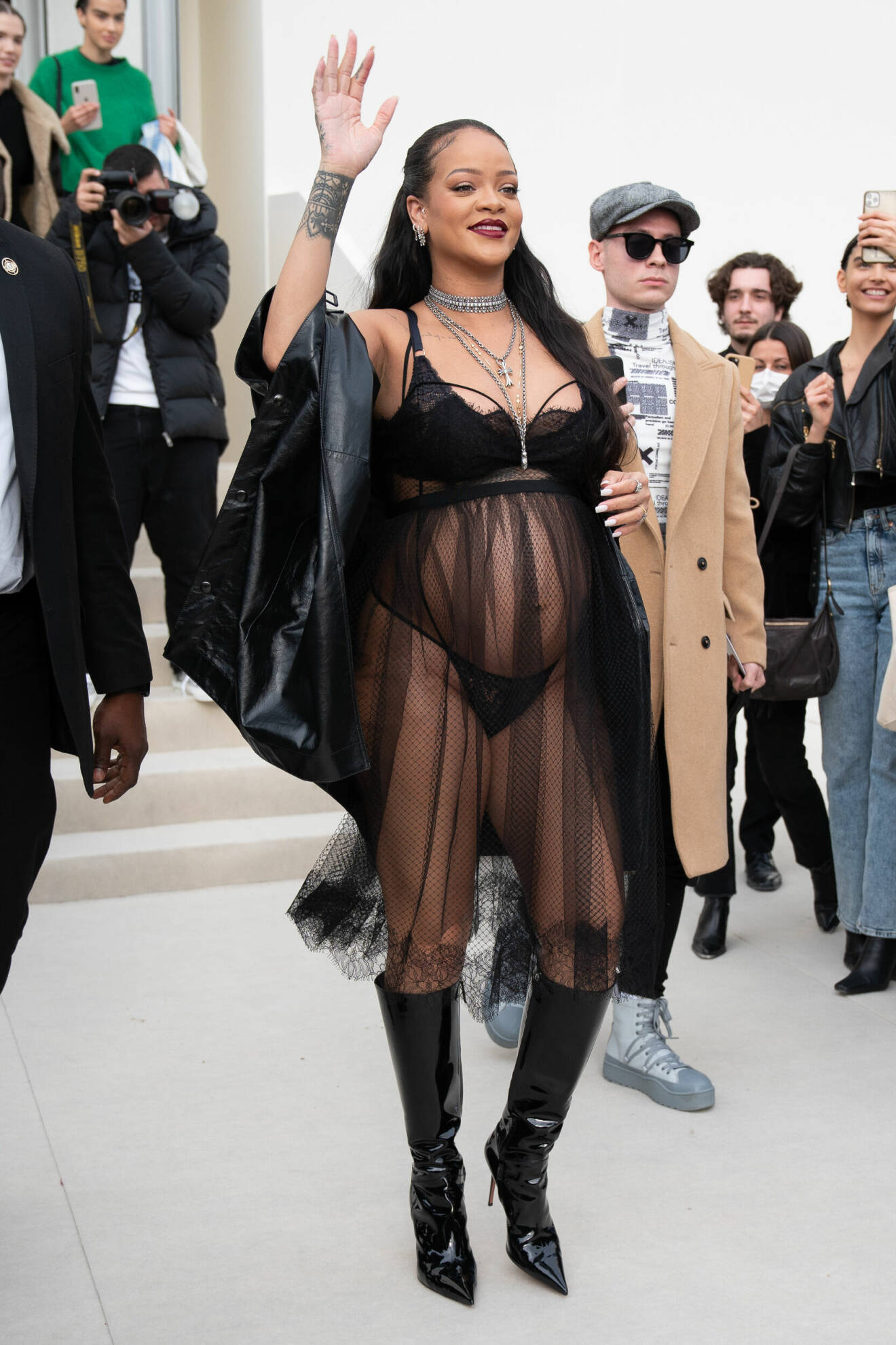 En av Rihannas många spektakulära gravid-outfits under 2022.