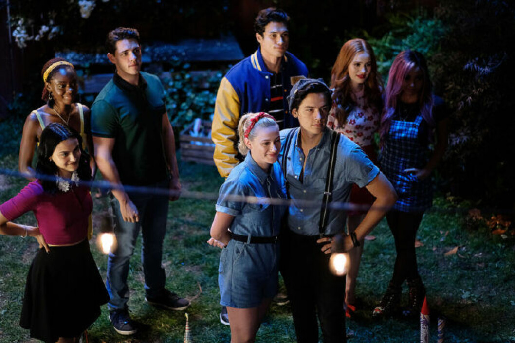 Säsong fyra av <em>Riverdale</em> visas på Netflix i oktober 2019. Riverdale säsong fyra har premiär på Netflix i oktober 2019