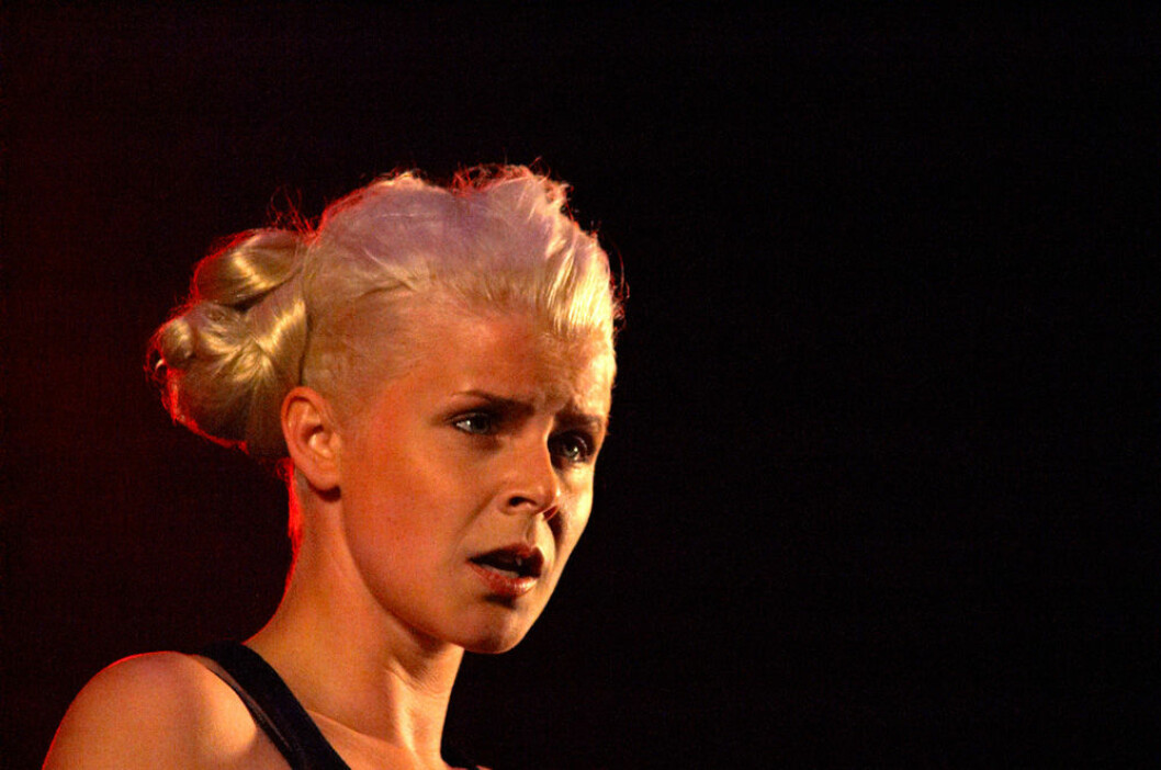 2006 var det långt hår och knut som gällde. Foto: IBL Robyn i lång hår och knut.