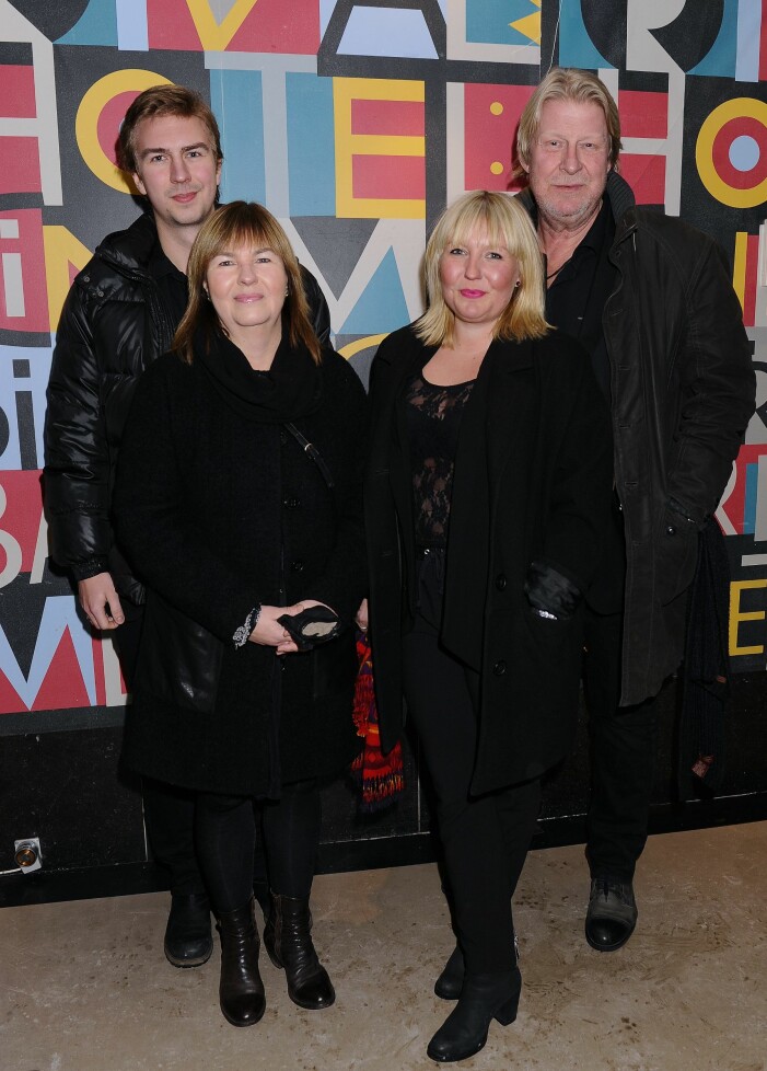 2013 gick hela familjen förutom äldsta dottern Ida på premiären av Rain man. Rolf Lassgård med familj