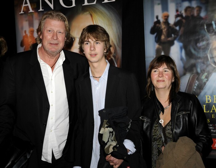 Rolf och Birgitta Lassgård med sonen Anton 2008. Rolf Lassgård med fru Birgitta och son