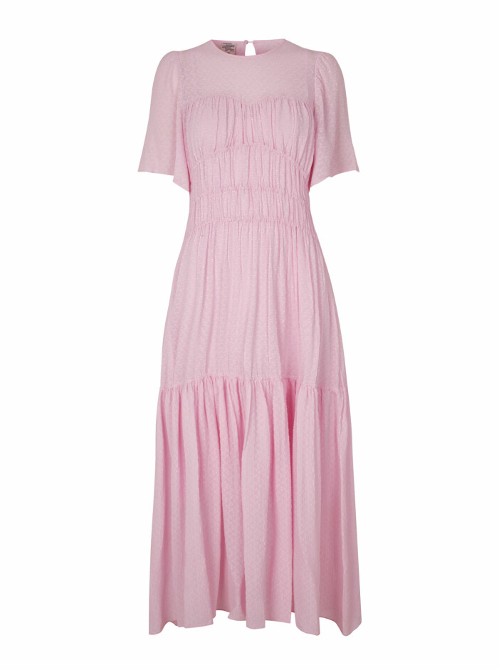Rosa klänning i vårens trend pastell.