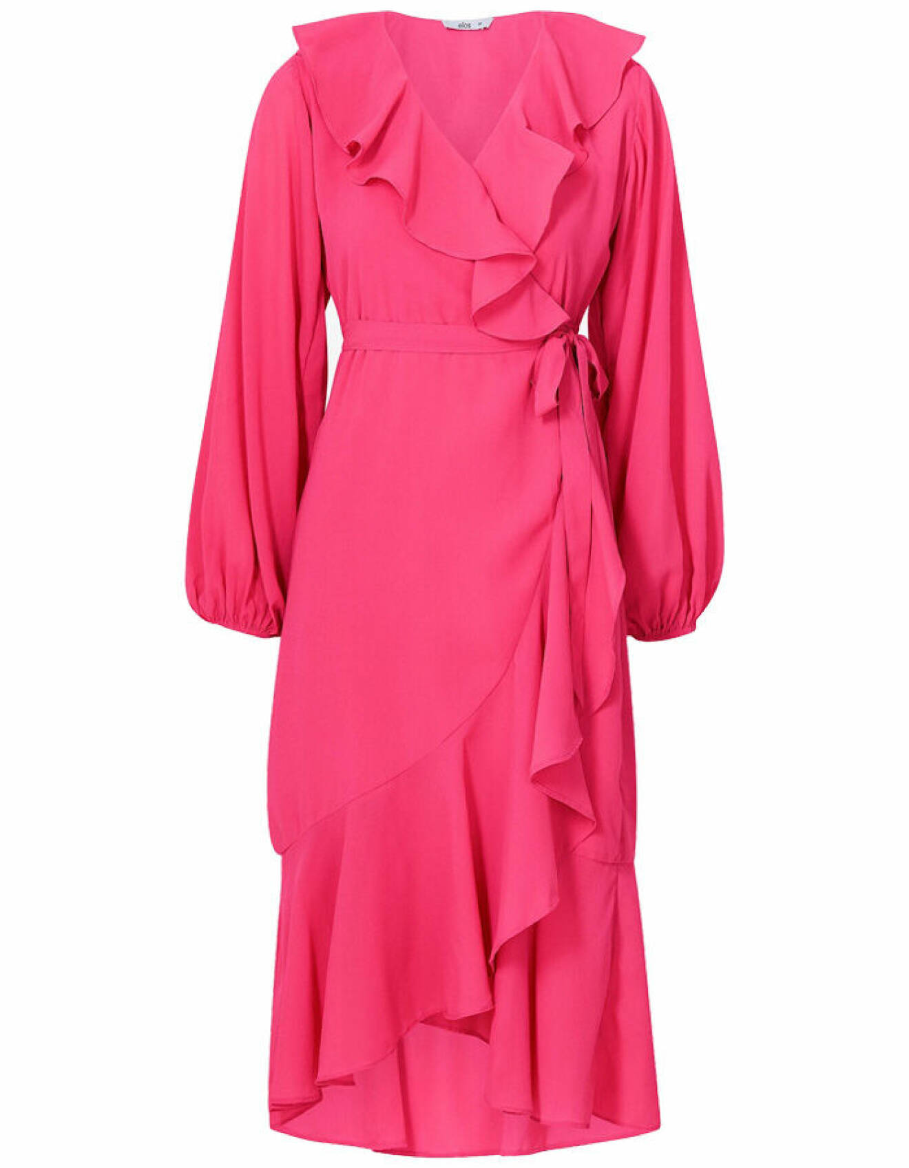 rosa silkesklänning med volangdetaljer från ellos för klädkoden smoking