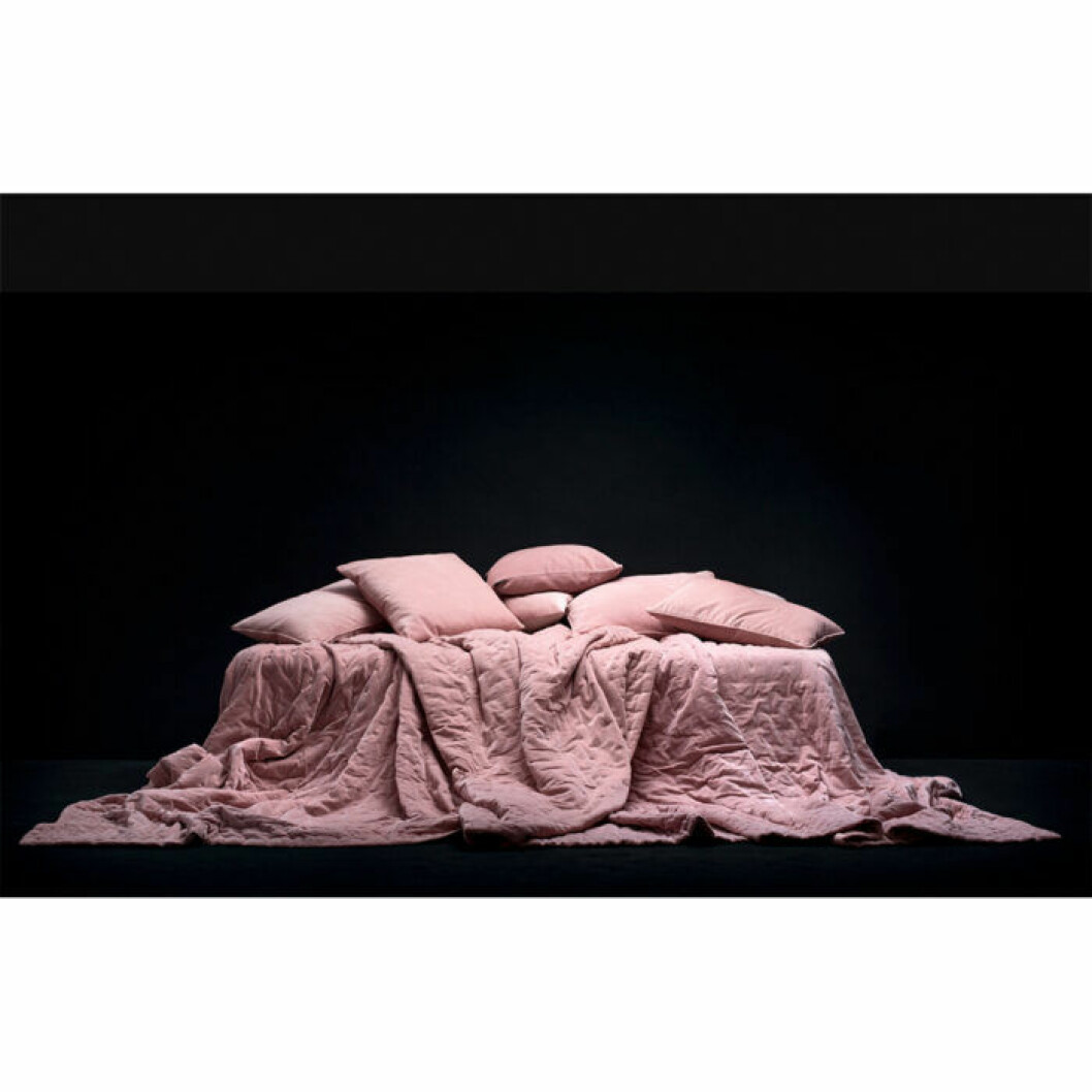 överkast i dusty pink från Linum