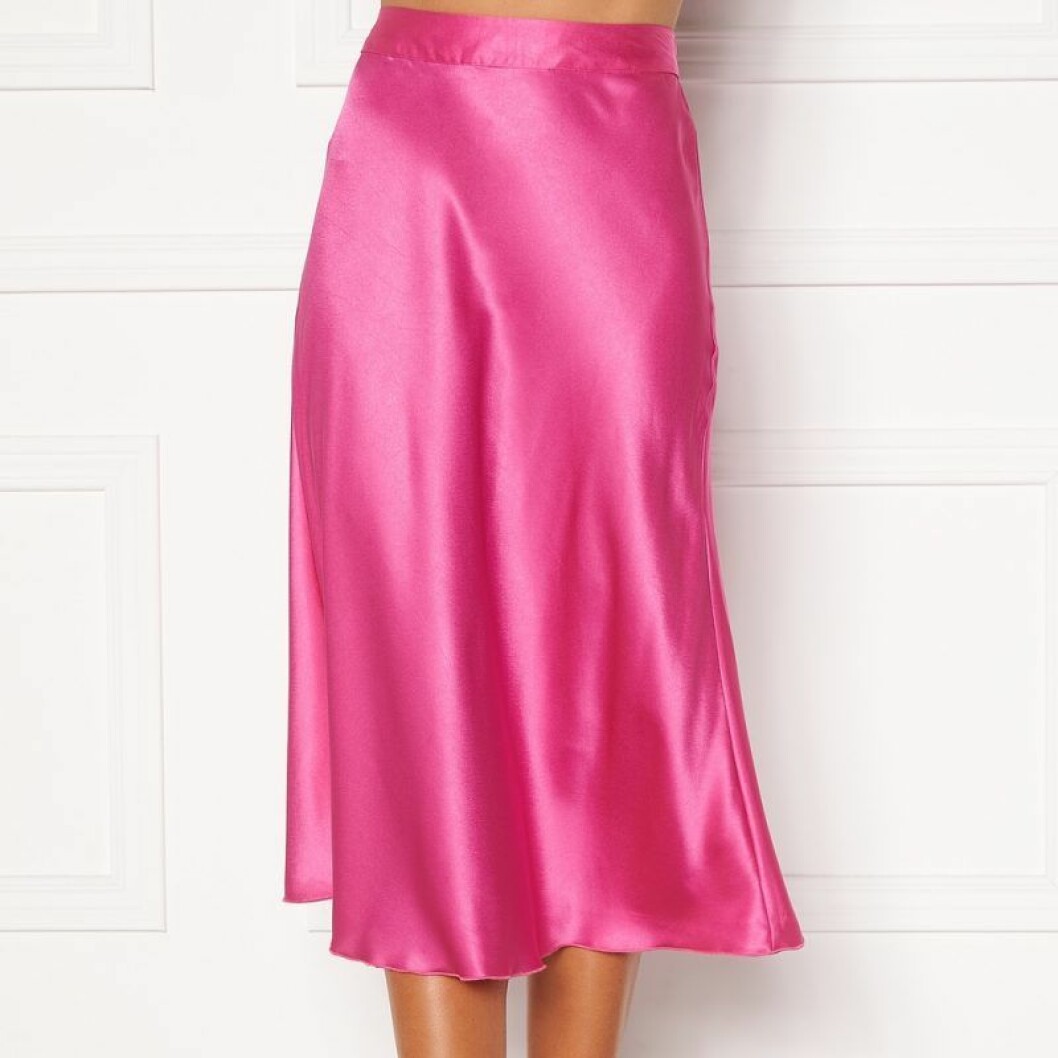 Rosa satinkjol från Vero Moda