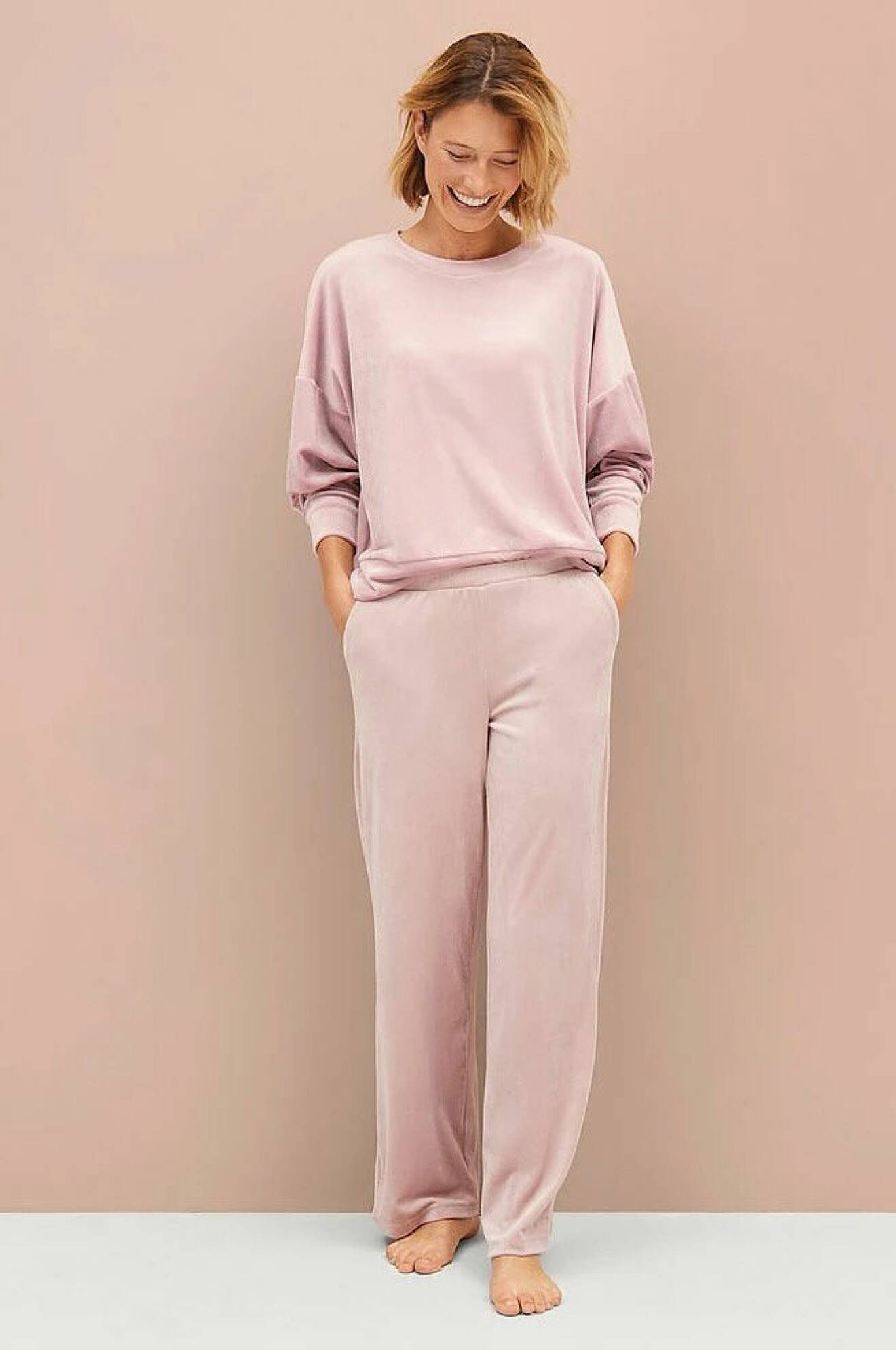 loungewear – rosa velourset för dam från ellos collection