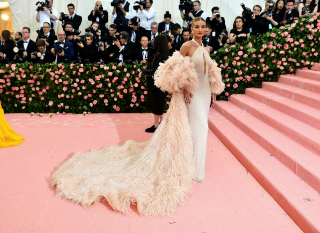 Rosie Huntington Whiteley. Rosie Huntington Whiteley på röda mattan