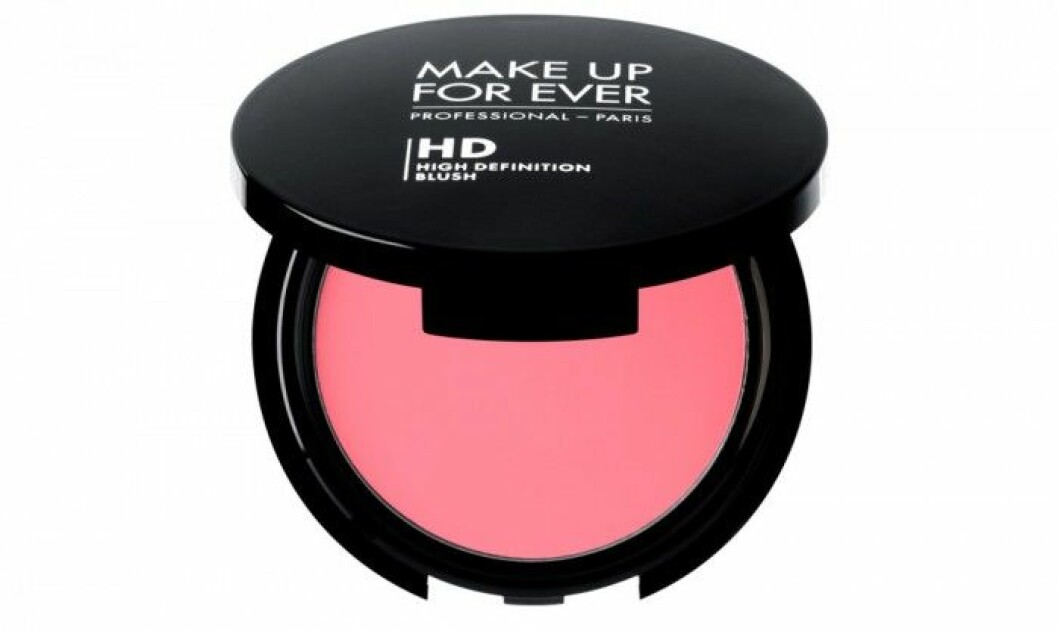 <span style="text-decoration: underline;"><strong>Lyster:</strong></span> <em>High Definition Blush Second Skin Cream Blush</em> från Make Up For Ever är ett crèmerouge som ger en fräsch mjuk färg. Passar lite torrare hy och ger fin lyster utan att det glittrar. Plus för spegel i locket på asken. Finns i sexton nyanser. Ca 245 kr. Lyster High Definition Blush Second Skin Cream Blush från Make Up For Ever är ett crèmerouge som ger en fräsch mjuk färg. Passar lite torrare hy och ger fin lyster utan att det glittrar. Plus för spegel i locket på asken. Finns i sexton nyanser. Ca 245 kr.