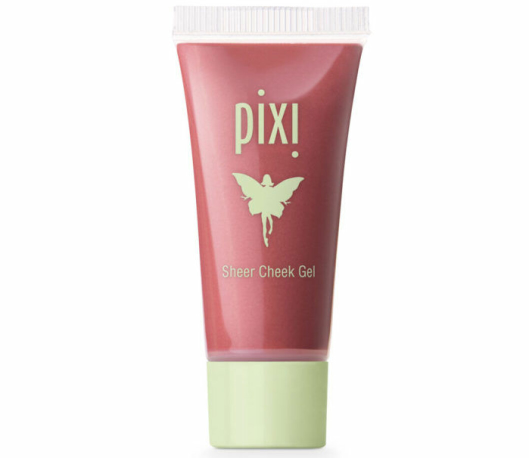 Färg på tub Svenska Pixi har tagit fram en smidig tub med härligt gel-innehåll. Sheer Cheek Gel är lätt att applicera, bidrar med en fukt och ger en naturligt rosig finish på huden som håller hela dagen. Finns i två nyanser. Ca 180 kr. 
