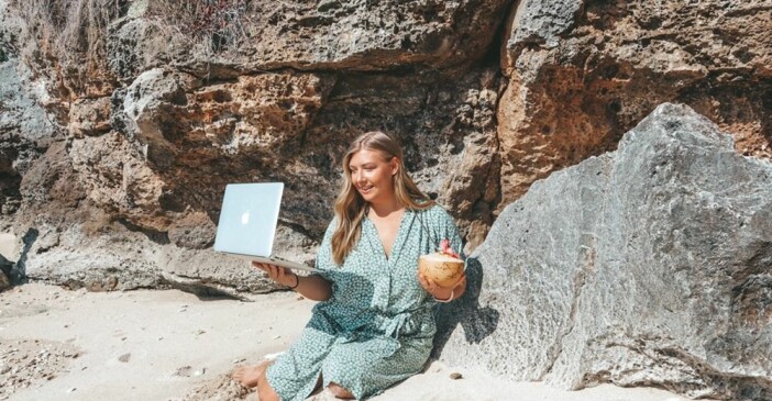 Linnea Larm-Svensson driver sitt företag från Bali mot en europisk marknad och trivs bra med upplägget. Linnea Larm-Svensson driver sitt företag från Bali