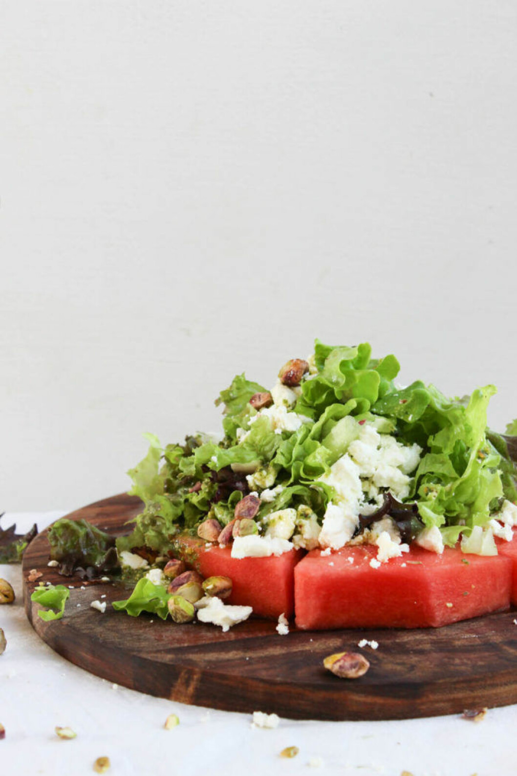 Melonsallad med pistage- och myntadressing Melonsallad med pistage- och myntadressing