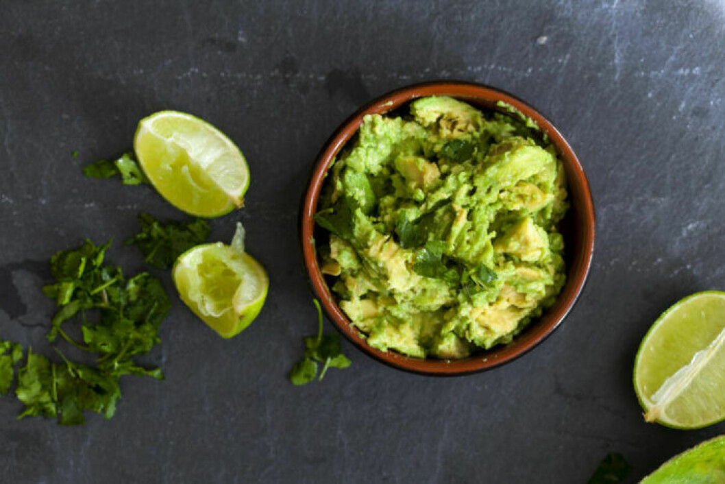 Salladsröra av avokado och lime.