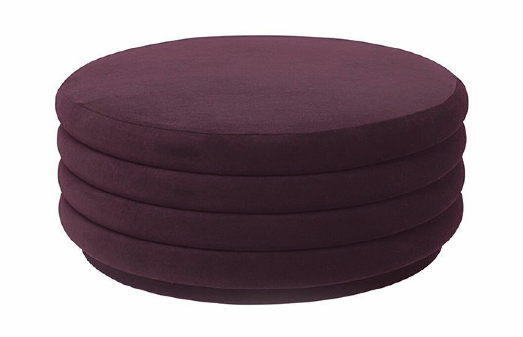 stor sittpuff i sammet från ferm living