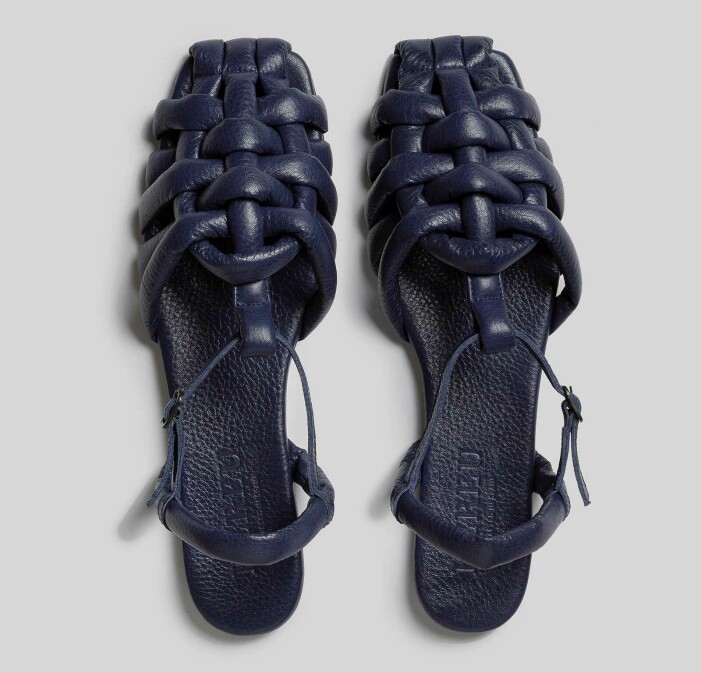 Sandaler i läder, 3 800 kr, Hereu. Sandaler i läder, 3 800 kr, Hereu.