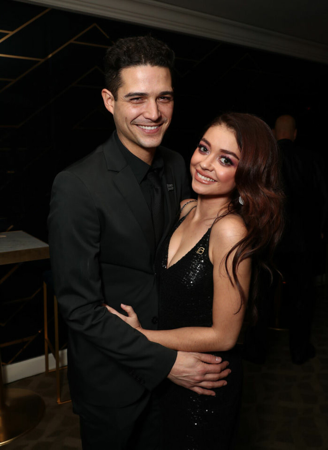 Wells Adams och Sarah Hyland på Amazons Golden Globes-efterfest, 2018. En bild på Sarah Hyland och Wells Adams på Amazons Golden Globes-efterfest, 2018.
