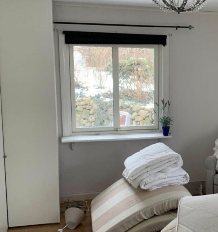 Renoveringen är som man ser ännu inte klar, så byggkaos pågår. Måns Zelmerlöw och Ciaras fönster som sedan blev en dörr