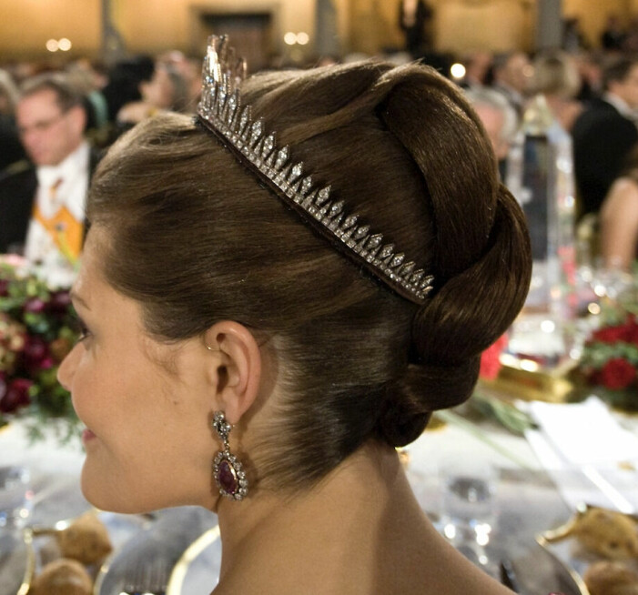 Många tror nu att kronprinsessan har en sedan tidigare okänd piercing.