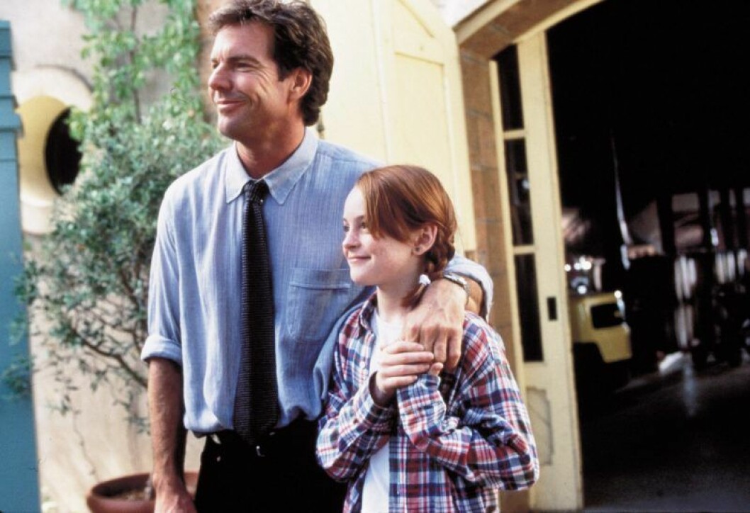 Dennis Quaid spelar tvillingarna pappa Nick. foraldrafallan