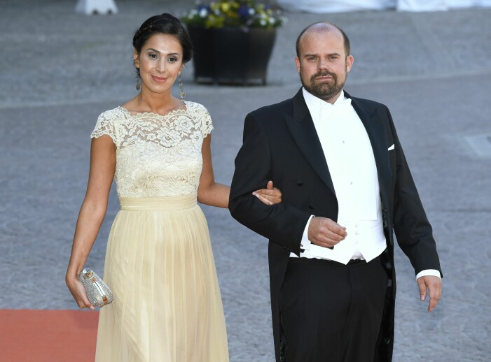 Meral Tasbas och Johan Carlström på prinsparets bröllop.