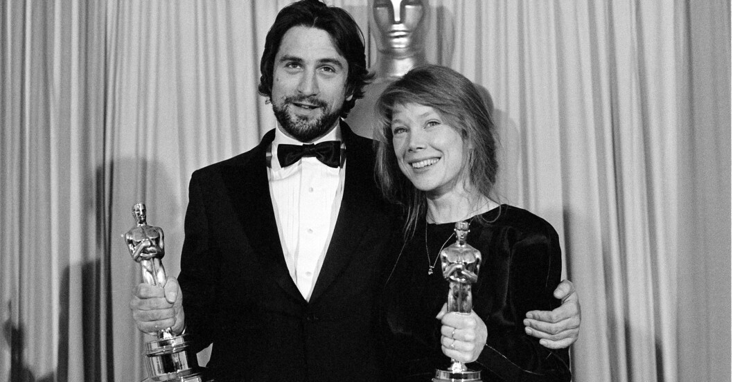 Robert De Niro med skådespelaren Sissy Spacek, som båda vann Bästa huvudroll.