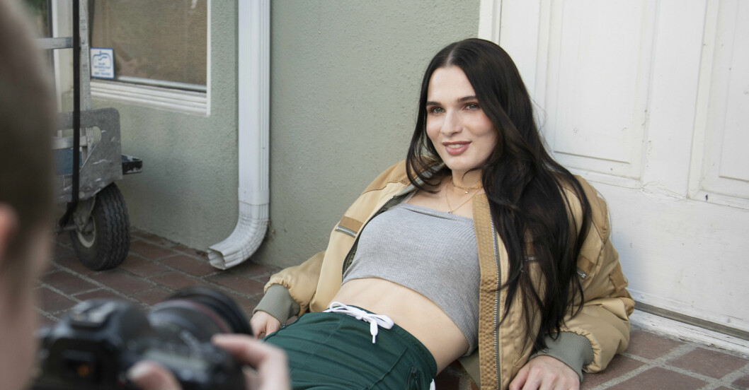 Här ser vi Maja Strömstedt i samband med inspelningen till musikvideon låten <em>Idiot </em>i norra Hollywood i LA 2019.