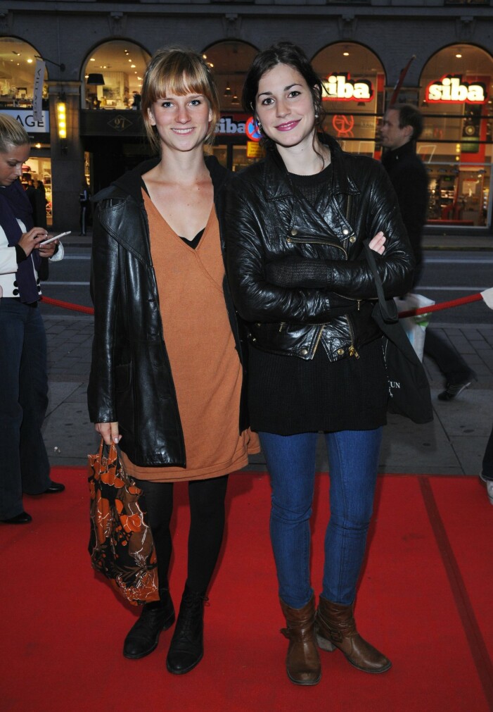 Grete Havnesköld och Nour El Refai på biopremiär 2009. Grete Havnesköld och Nour El Refai.