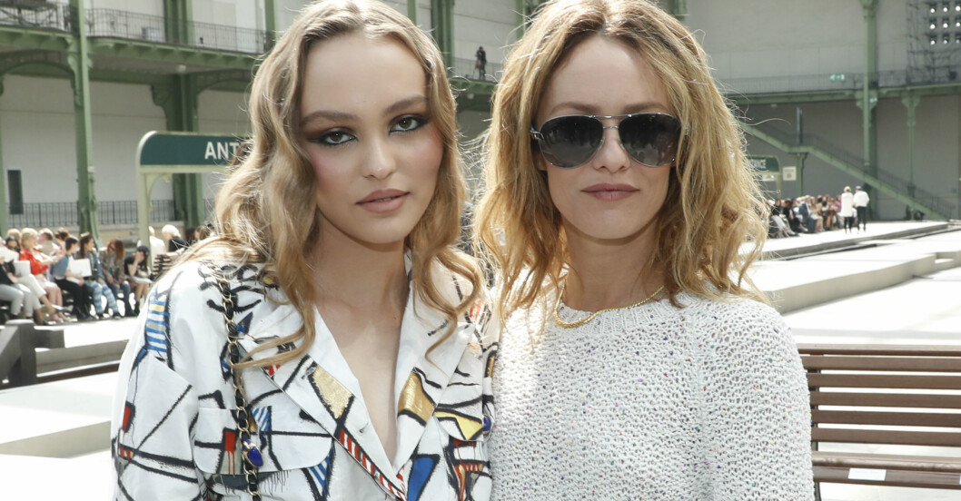 Lily-Rose Depp och Vanessa Paradis har en nära relation. Mor och dotter stöttar alltid varandra! Lily-Rose Depp med mamma Vanessa Paradis.