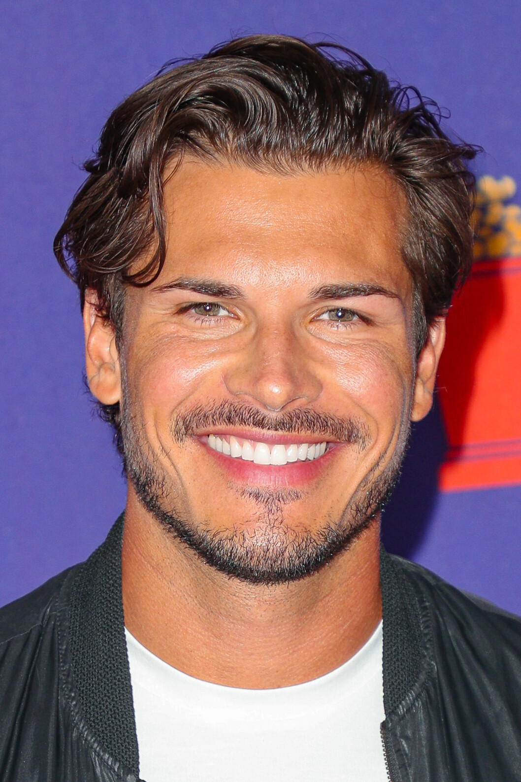 Hunken Gleb Savchenko har funnit kärleken i Elena Belle! Hunken Gleb Savchenko har funnit kärleken i Elena Belle!