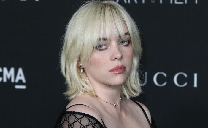 Billie Eilish är snygg i razor bangs.
