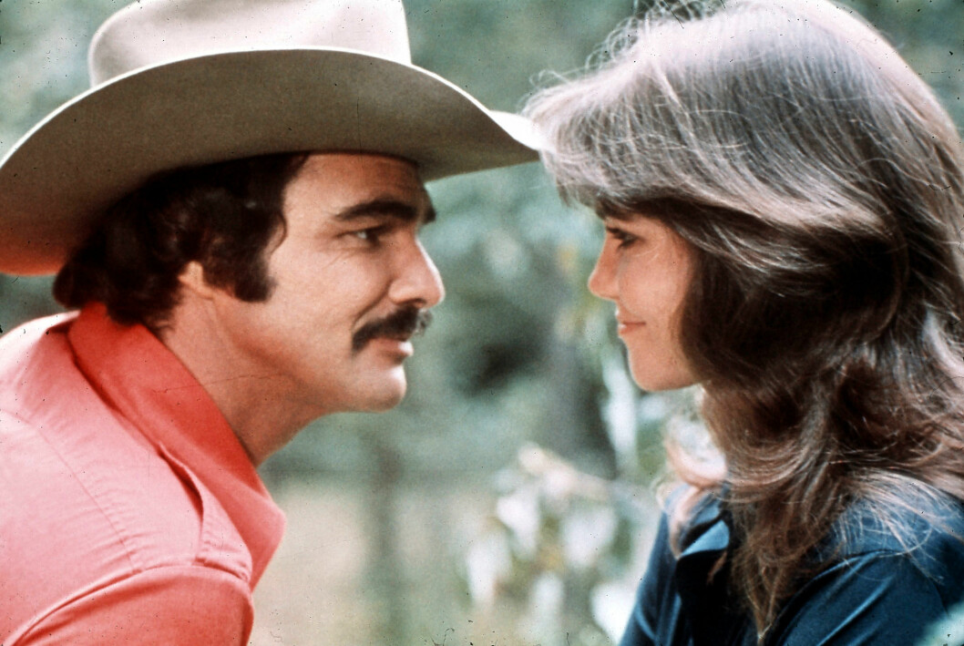 Burt Reynolds och Sally Field i Nu blåser vi snuten från 1977. Burt Reynolds och Sally Field i Nu blåser vi snuten från 1977.