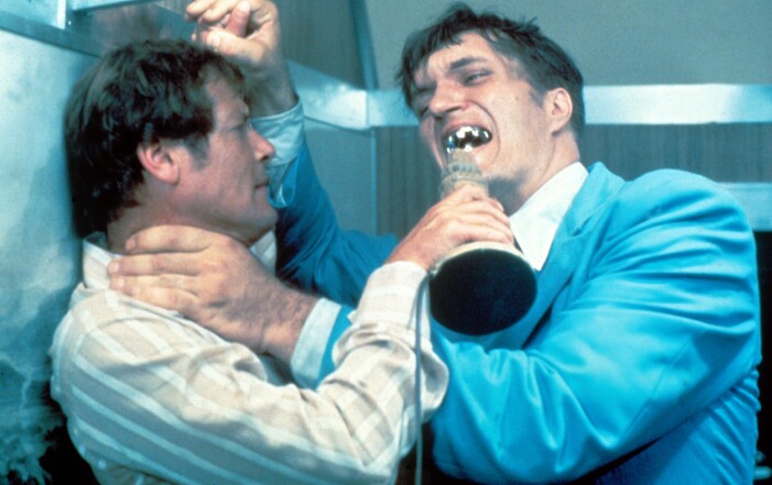 Richard Kiel spelade i <em>Hysterical</em>. Här är han i James Bond-filmen <em>The spy who love me.</em>