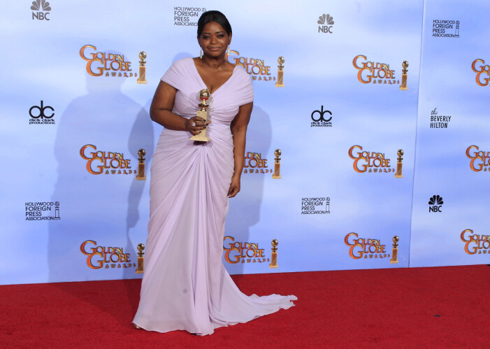 Octavia Spencer i klänningen av Tadashi Shoji.