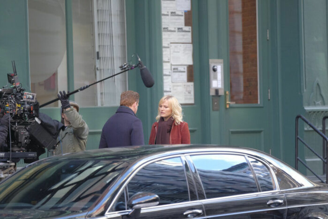 Damien Lewis och Malin Åkerman under inspelningarna av tv-serien Billions. Foto: wenn.com/TT Malin Åkerman