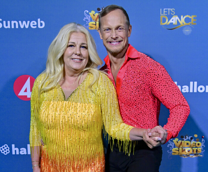 Mia Parnevik dansar med Tobias Karlsson i Let's dance 2022.
