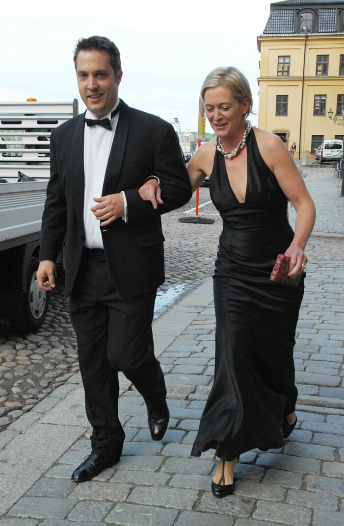 James Ambler och hustrun inför kronprinsessans bröllop sommaren 2010.