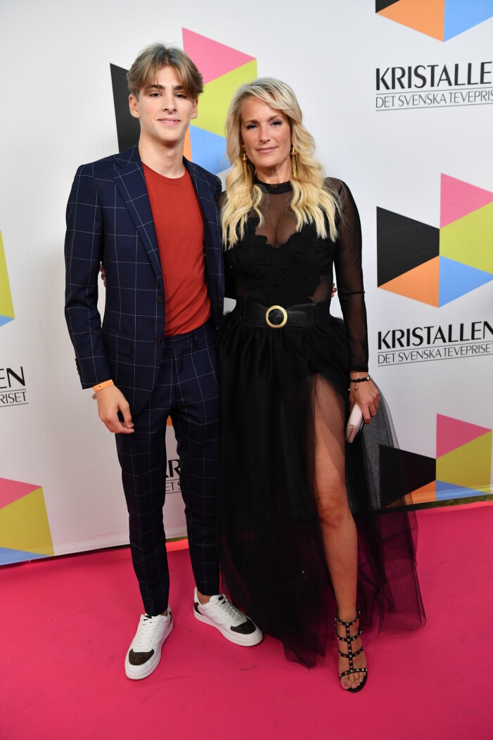 Sonen Liam fick hänga med på Kristallen-galan 2019! laila bagge och äldsta sonen Liam på röda mattan
