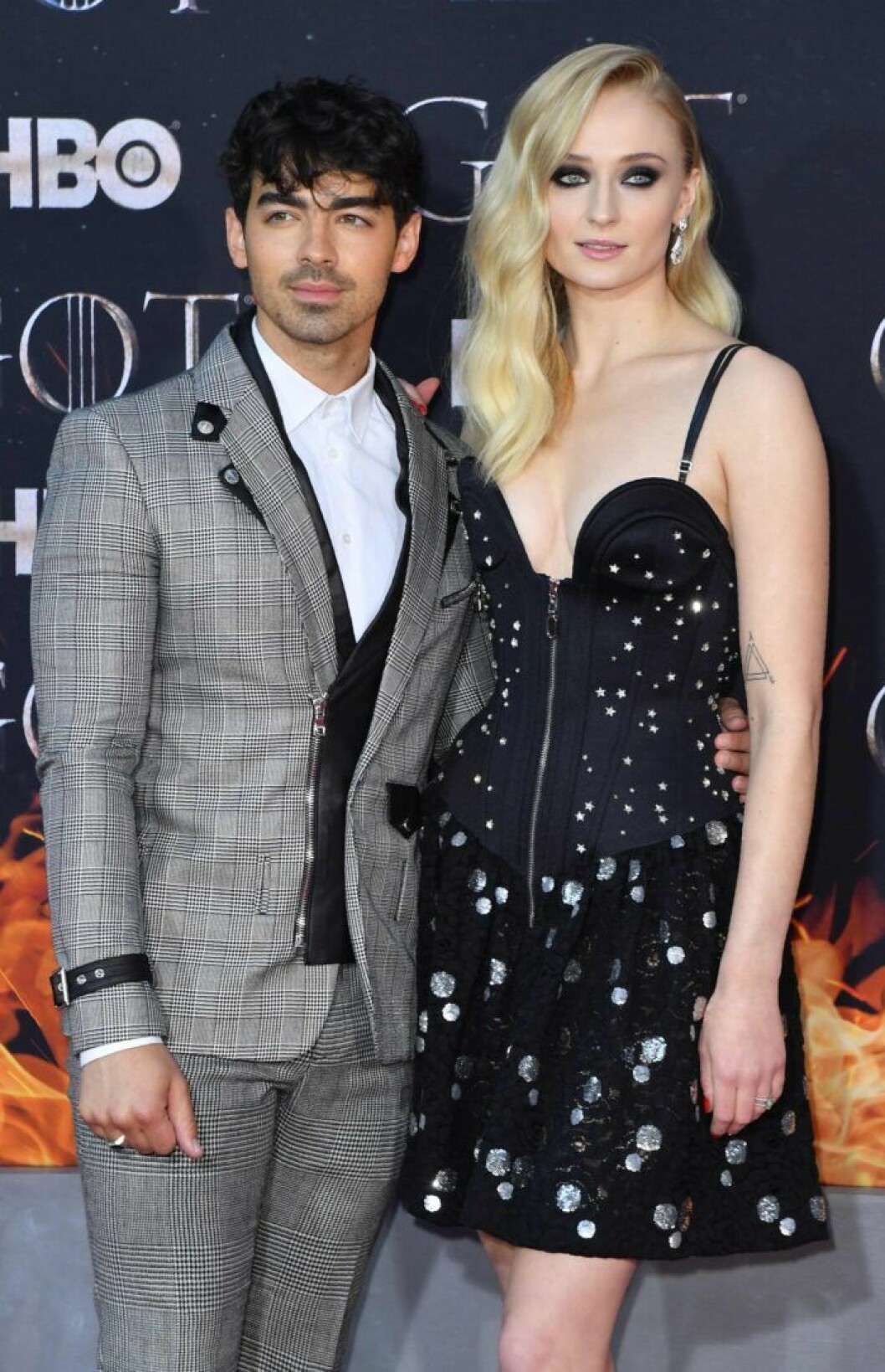 Sophie Turner har berättat att hon och Nick Jonas bråkar en del. Sophie Turner har berättat att hon och Nick Jonas bråkar en del.