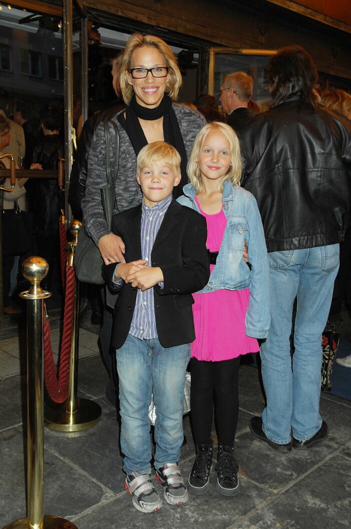 Emma Wiklund med barnen Tyra och Elis på Göta Lejon. Emma Wiklund med barnen Tyra och Elis på Göta Lejon.