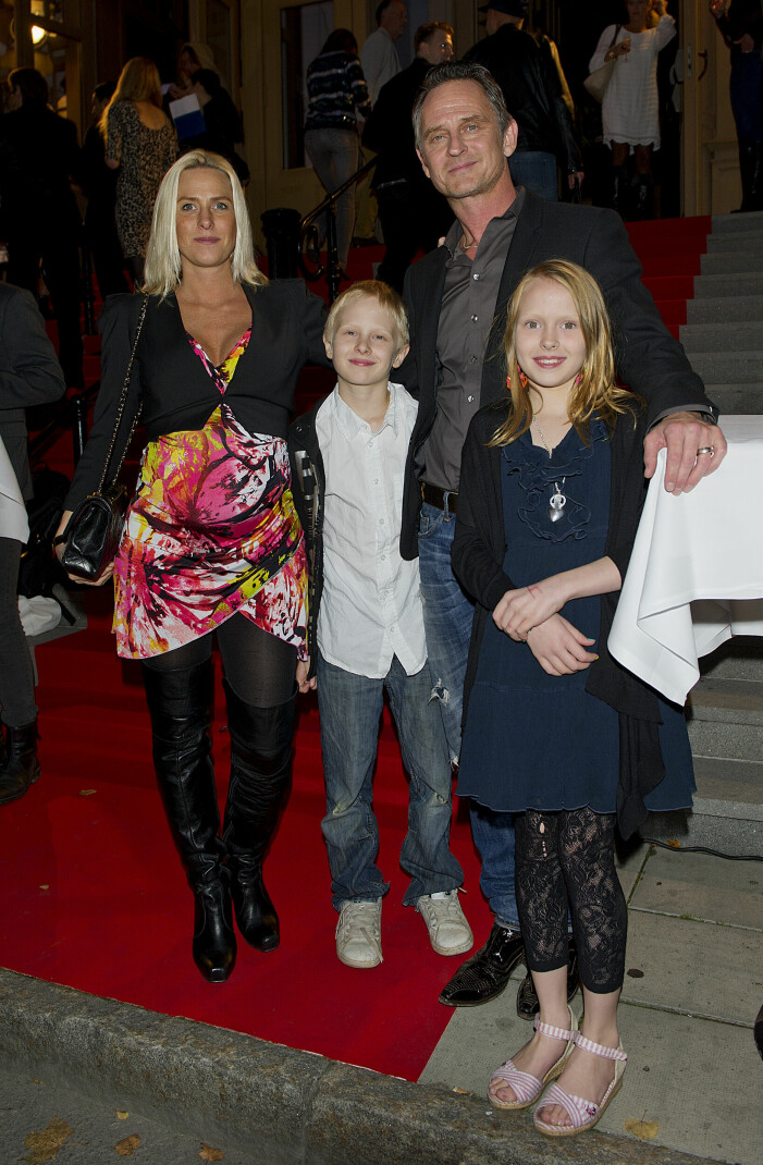 När Lena Philipsson firade sina 25 år som artist 2011 med <em>Min drömshow</em> på Cirkus i Stockholm kom makarna Eriksson tillsammans med Isidor och Charlie.