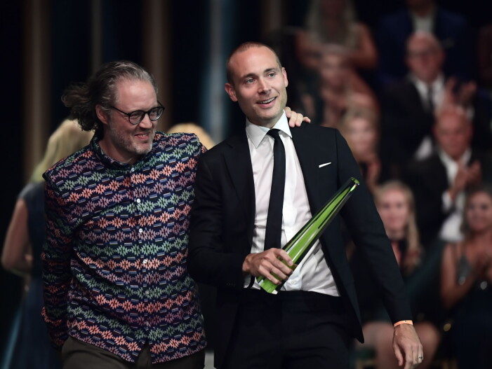 Michael Lindgren och Jesper Rönndahl på Kristallengalan, när programmet prisades.