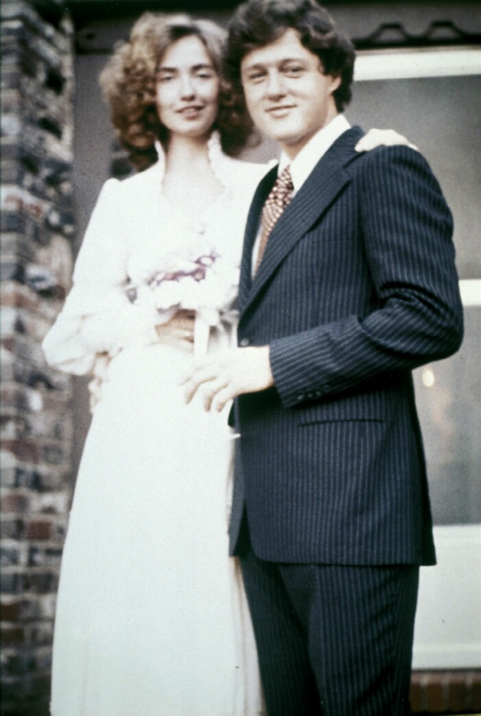 Paret Clinton på sin bröllopsdag 1975.